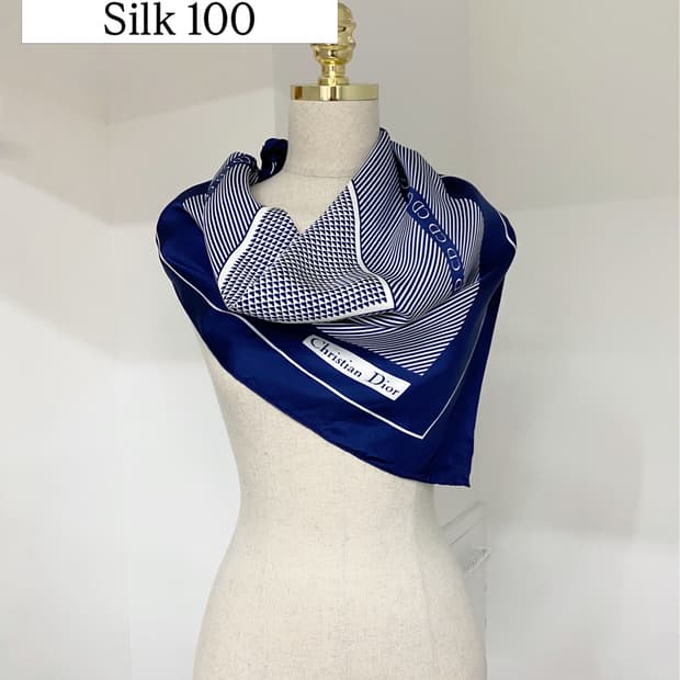 Christian Dior 네이비 CD 실크 스카프