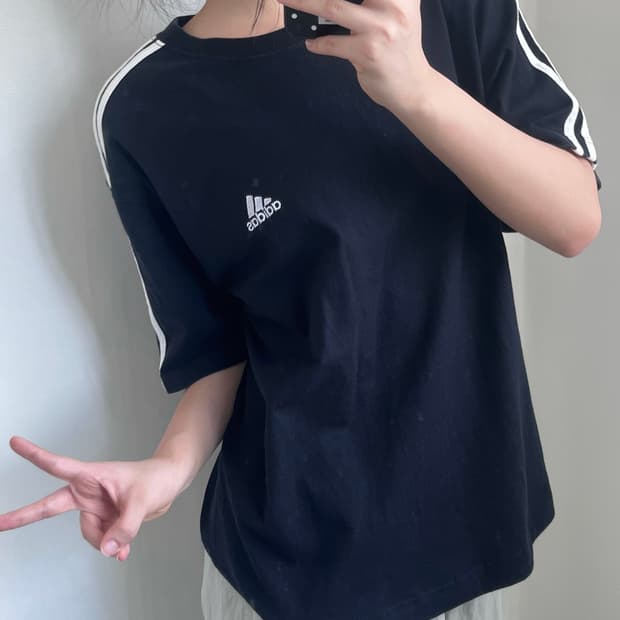 Adidas 아디다스 블랙 티셔츠