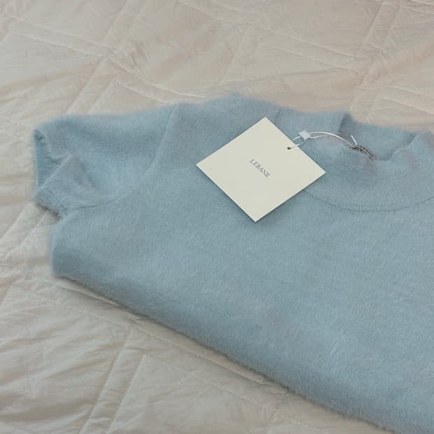 LEBANE 르베인 | 스카이블루 반팔 니트