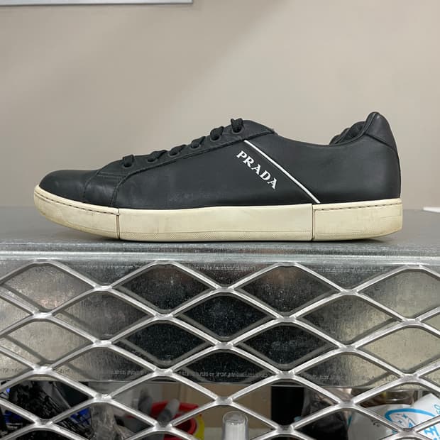 프라다 레더 스니커즈 블랙 6.5  (gr-4273)