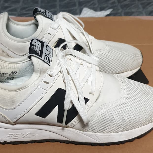 뉴발란스 247 클래식 스니커즈 (220) NBK 71601A