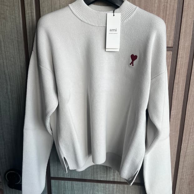 새상품(XS)아미 AMI 자수로고 니트 스웨터