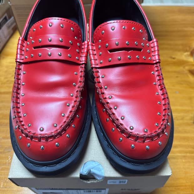 닥터마틴 x 슈프림 스터드 펜톤 로퍼 레드 - 25SS uk7