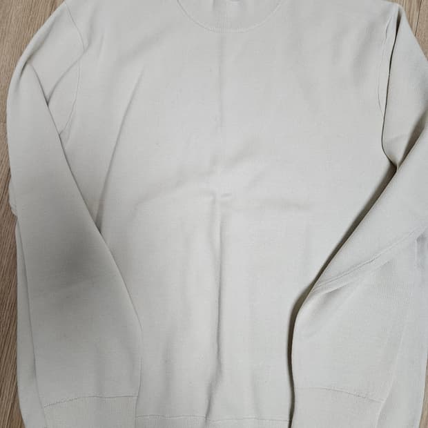 갤럭시 세미오버 하프 터틀넥 니트