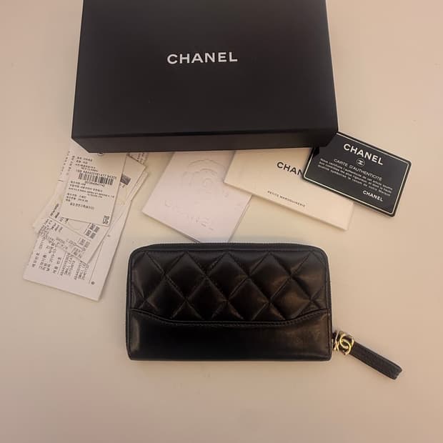 샤넬(CHANEL)가브리엘 집업 지갑 정품. 새상품급
