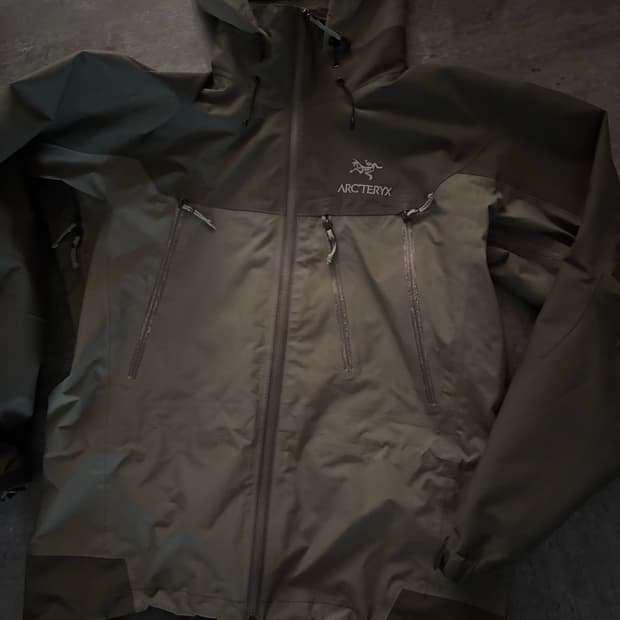 (유일 매물)아크테릭스 세타 1세대 ar 카키 바람막이 자켓