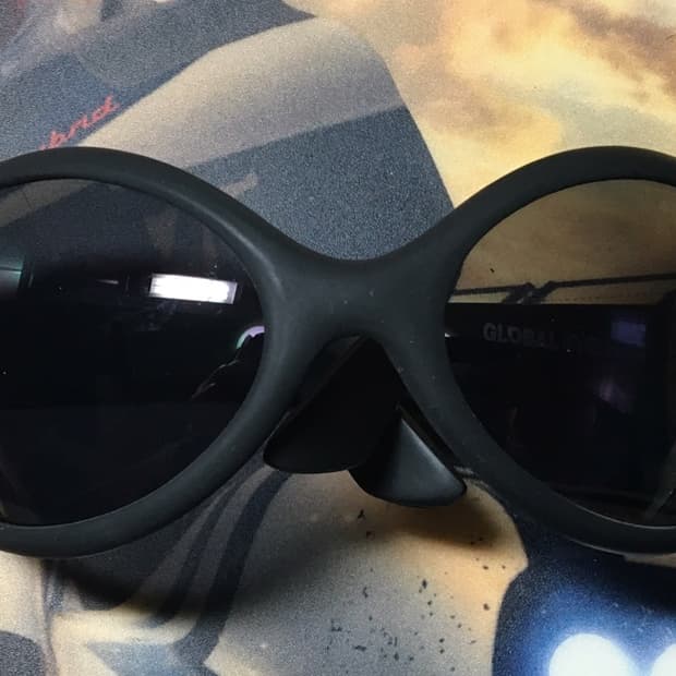 Global Eyeware 오버사이즈 무광 선글라스