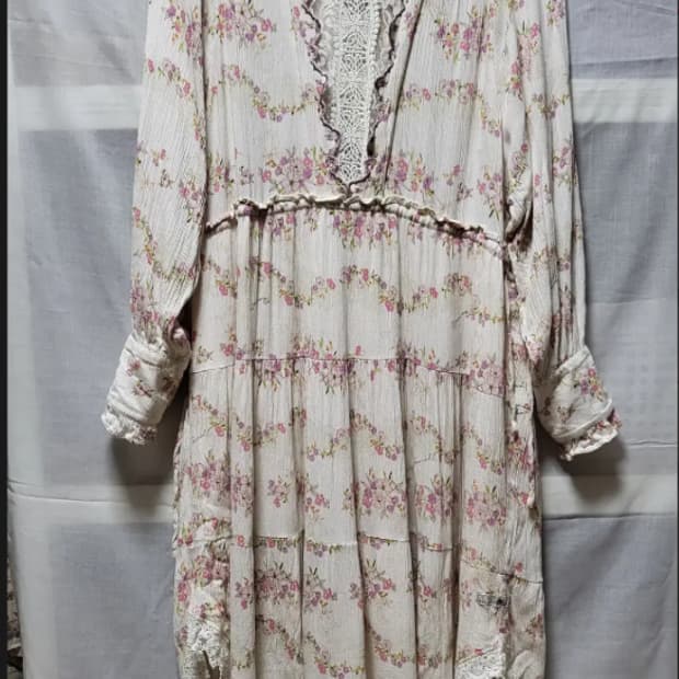 써스데이 레이스 플라워 미디원피스