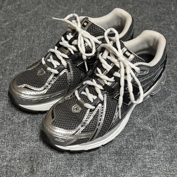 뉴발란스 1906 실버 메탈릭 255