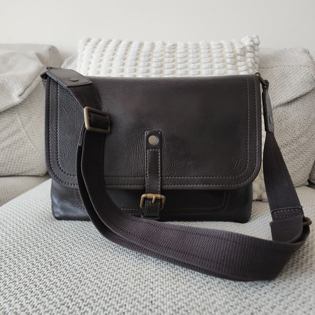 상태양호 루이비통 유타 레더 메신저 남성 숄더백 크로스백 다크브라운