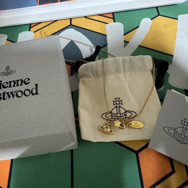 비비안웨스트우드 목걸이