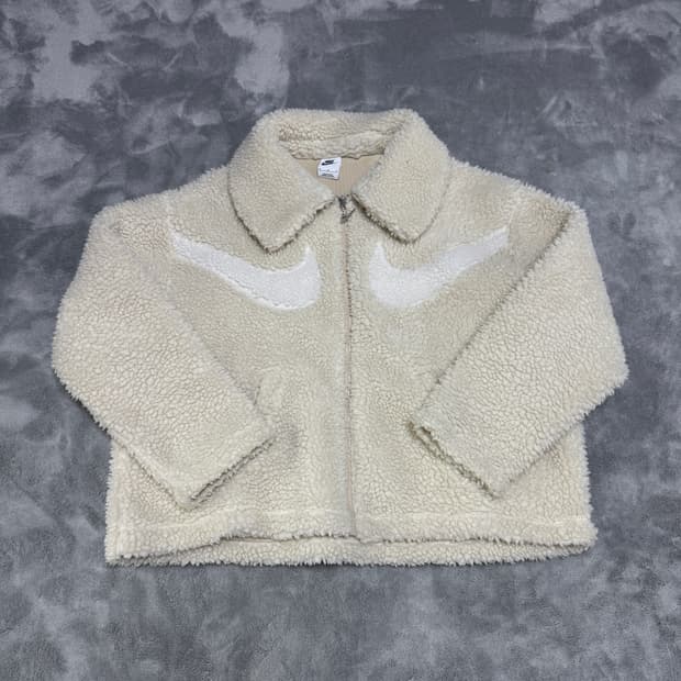 나이키 스우시 뽀글이 플리스 자켓 아이보리