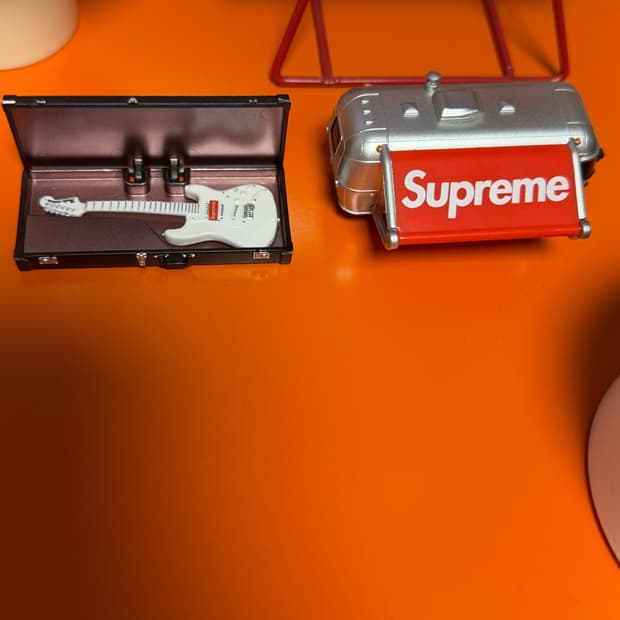 슈프림 가챠 캠핑키,기타 팝니다