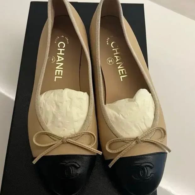 샤넬 플랫슈즈 검베 36