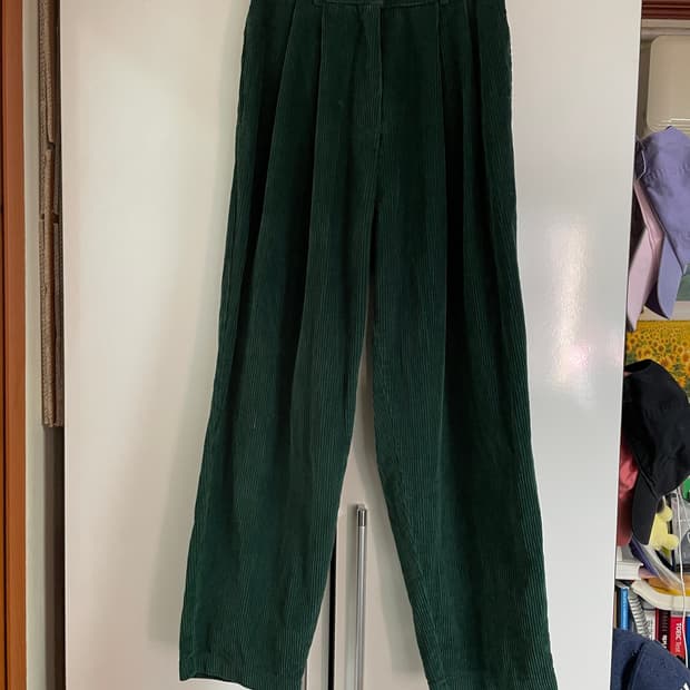 시그니처 핀턱 코듀로이 팬츠