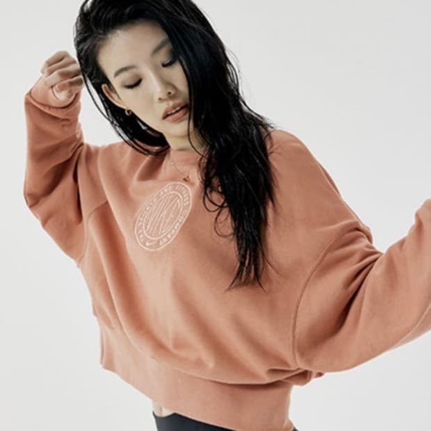 나이키 팜므 스웻 핑크 가오리 핏 오버사이즈 맨투맨 S M 크롭 드롭숄더