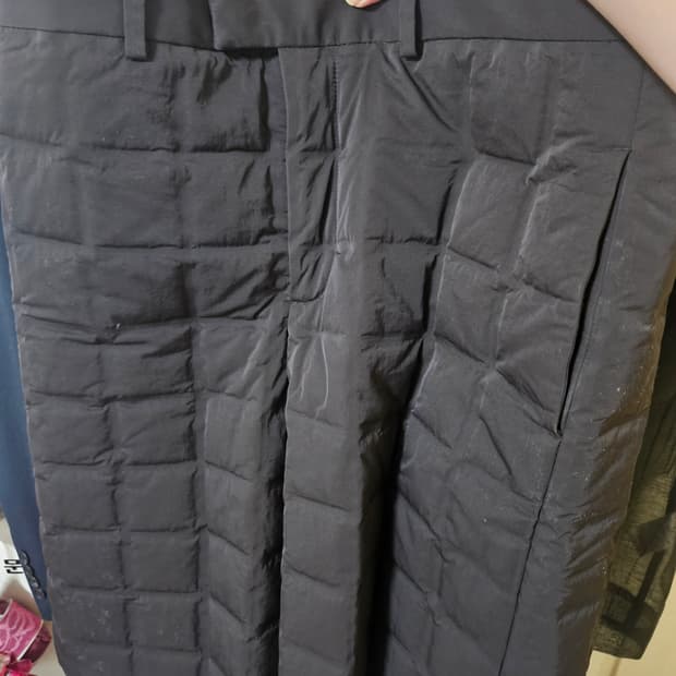 보테가베네타 퀼팅팬츠 판매합니다
