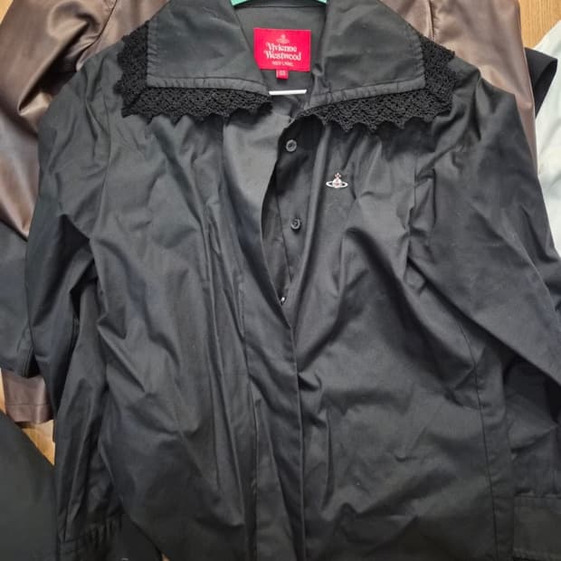 비비안웨스트우드 셔츠&아우터 겸용 같은 제품 화이트색상 (새제품)