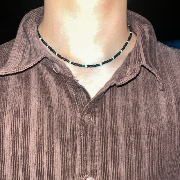 Ellavo green edge bead necklace