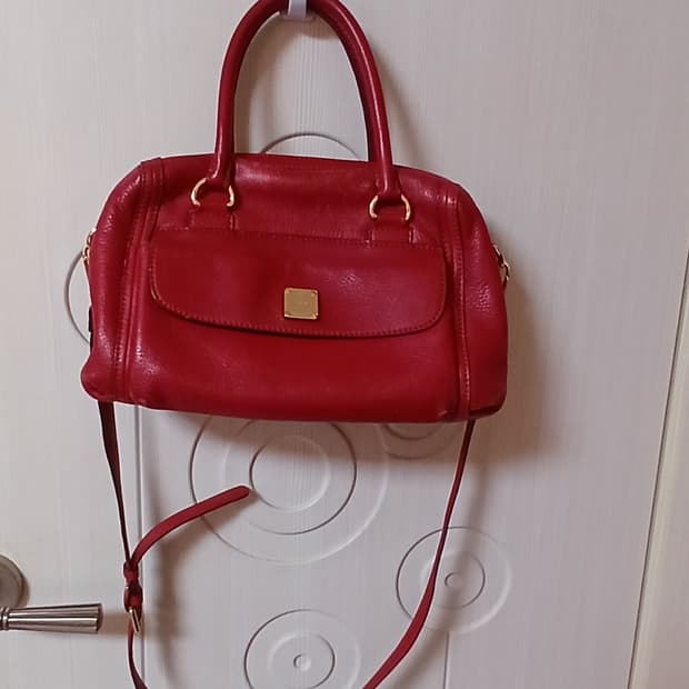 MCM 레드 가죽 토트백