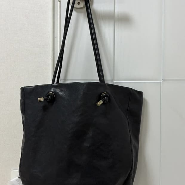 Vince 블랙 소가죽 숄더백 정품