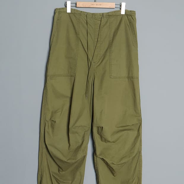 W closet Parachutte Pant (30~32)