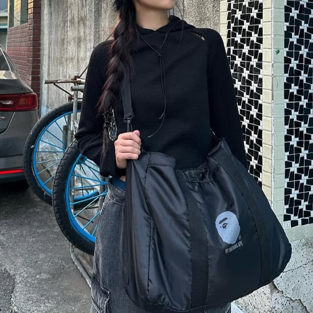 베이프 가방 대용량 숄더백 크로스백 새상품 정품