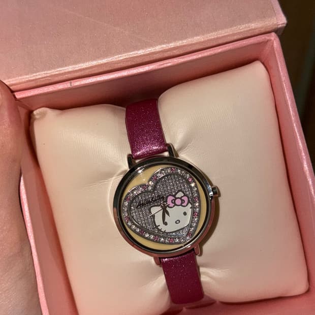 헬로키티 큐빅 손목시계