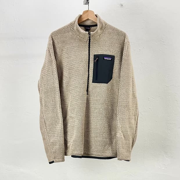 파타고니아 24fw r1 에어 탄 집 넥 오버 플리스