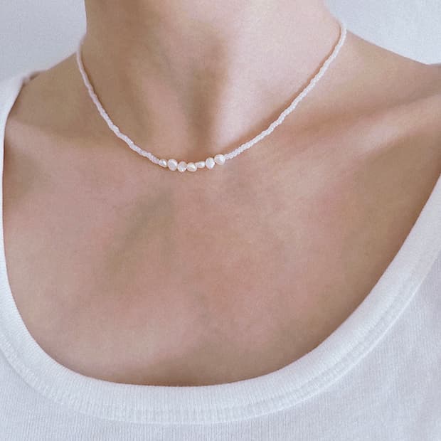 Soft pearl necklace