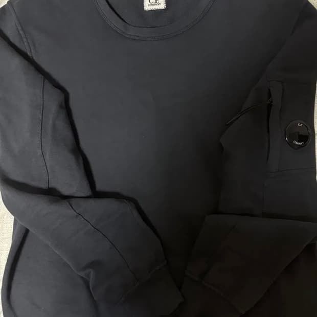 c.p 컴퍼니 블랙 맨투맨 