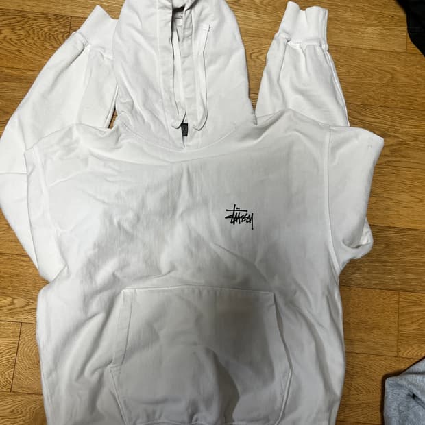 스투시 기본 아이보리 후드 L판매합니다