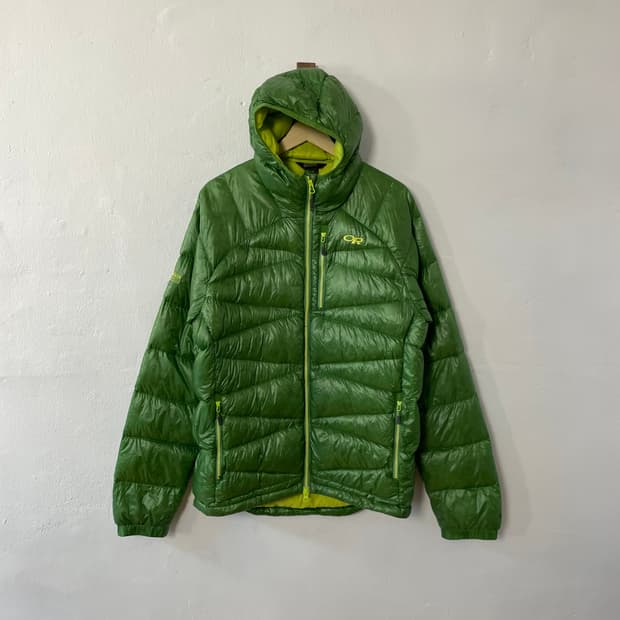 아웃도어 리서치 경량 패딩 