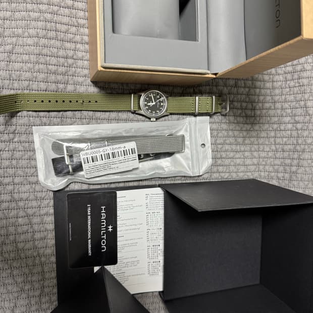 해밀턴 카키필드 33mm 쿼츠 