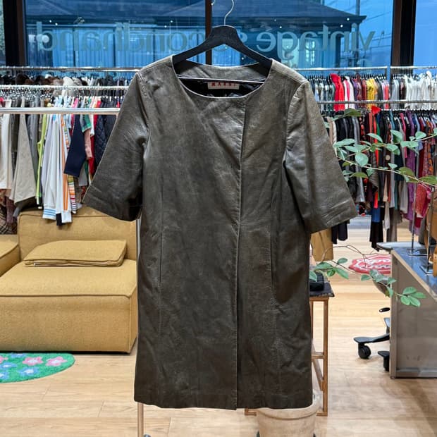 마르니 브라운 카우하인드 하프 자켓 