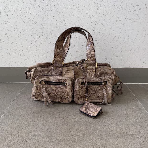 Beige python leather multi pocket 토트백