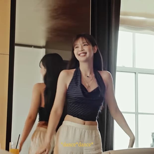 (제니착용) 낫유어로즈 홀터넥 탑