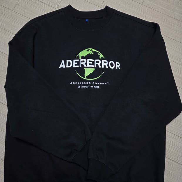 아더에러 맨투맨 블랙 A1