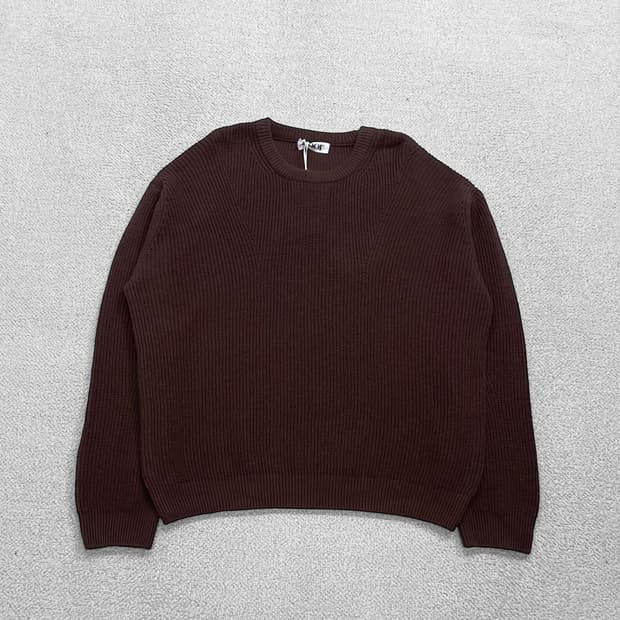 쿠어 Coor 메리노 울 크루넥 니트 브라운