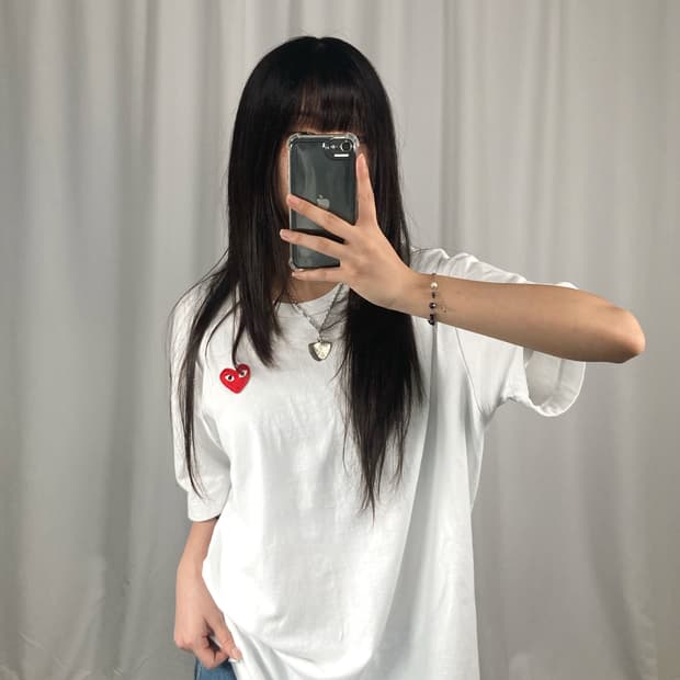 꼼데가르송 레드와펜 화이트 반팔