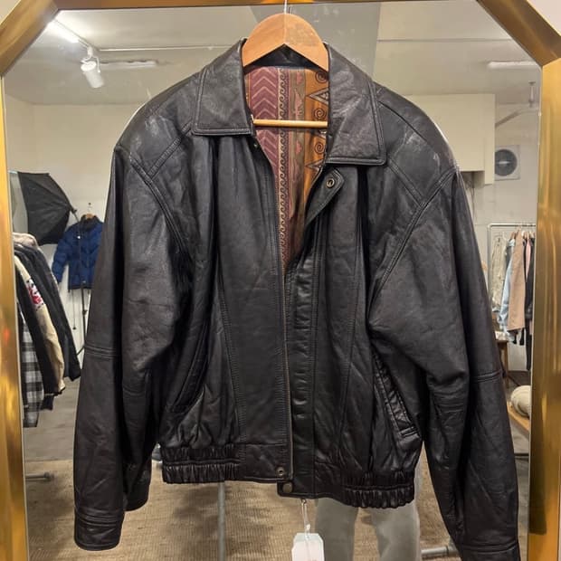 레더 봄버 자켓