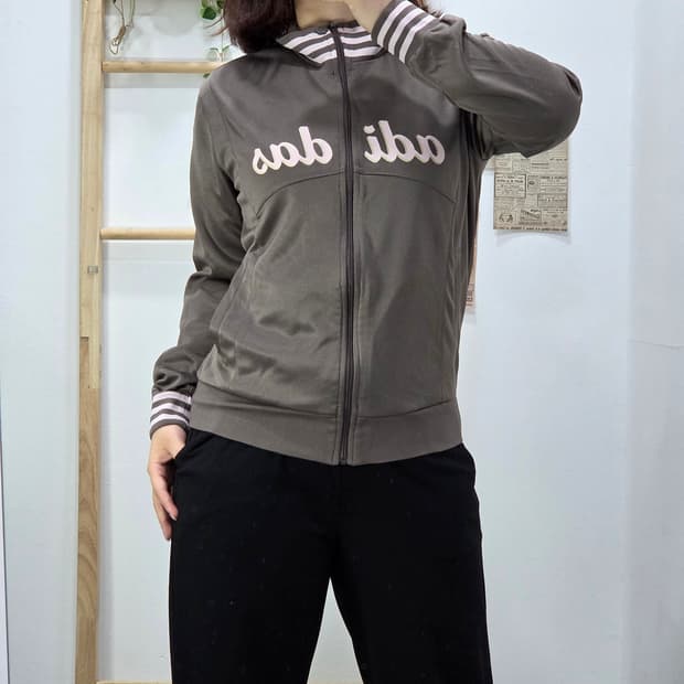 [프립]L/00' y2k 일본 아디다스 핑크 레터링 브라운 집업
