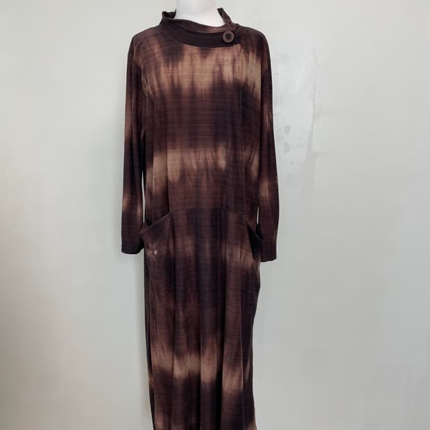 코히로 미사키 그라데이션 하이넥 롱 원피스