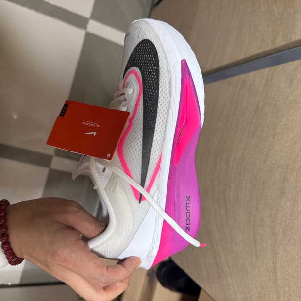 새상품)나이키 줌플라이6 화이트 비비드 그레이프 260 판매