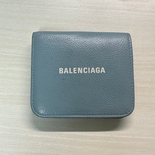 발렌시아가 지갑