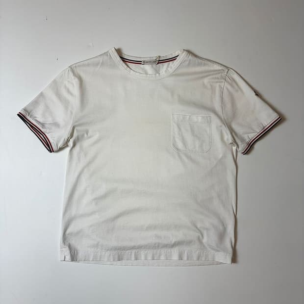 몽클레어 로고 와펜 삼선 반팔 티셔츠 PN9553