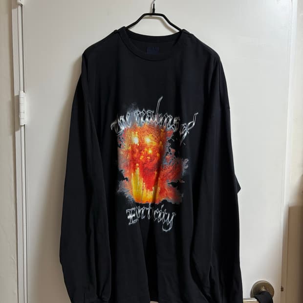 [L] 준지 ECCENTRIC FIREWORK 그래픽 뉴오버핏 롱슬리브