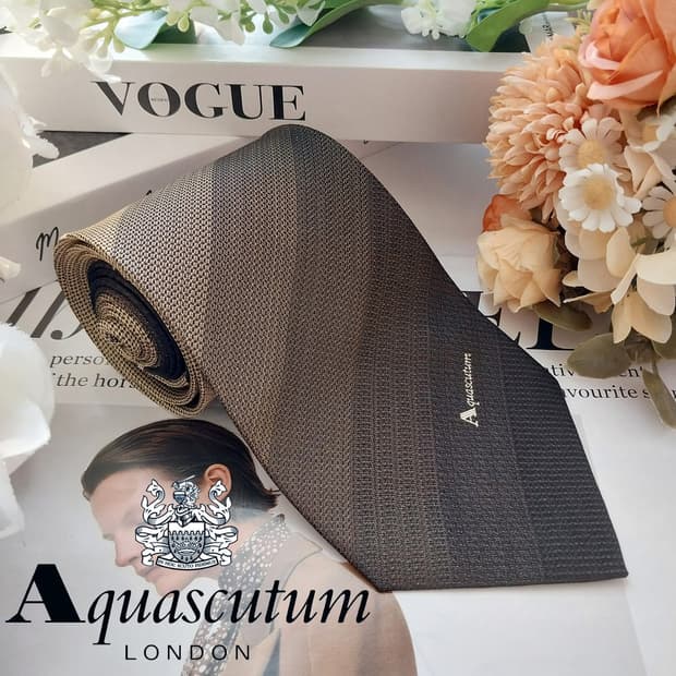 아쿠아스큐텀 실크 솔리드 텍스처 넥타이 9.8cm A+등급 K1708
