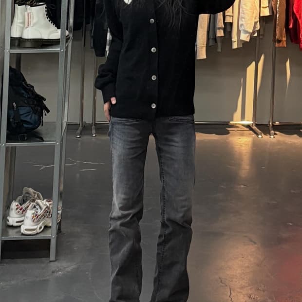 꼼데가르송 플레이 화이트 하트와펜 블랙 가디건 A3288