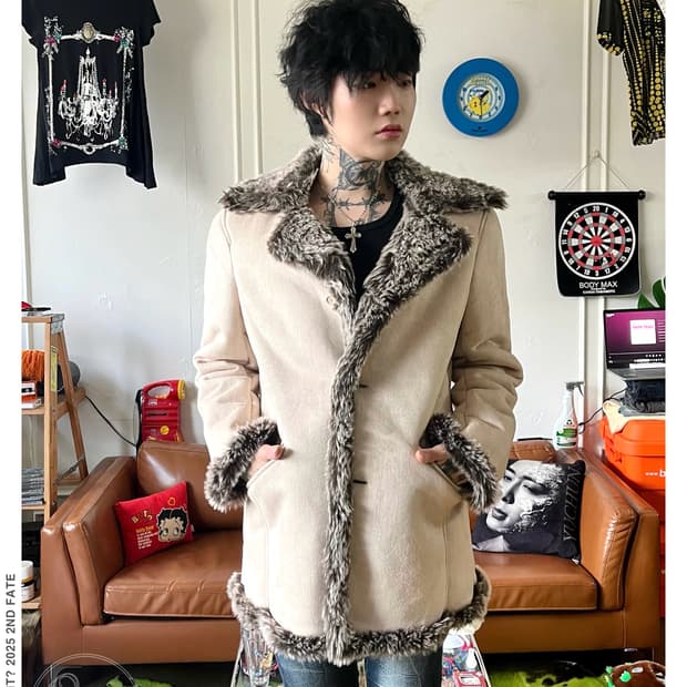 90-00s V-KEI White Faux Leather Fur JK